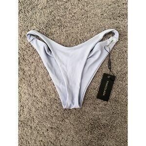 NWT PINKCOLADA Maldives bikini bottoms in Light Lilac Purple Size M